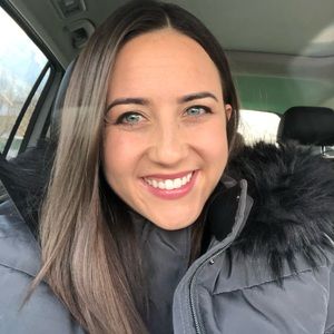 Meet your Posher, Becca